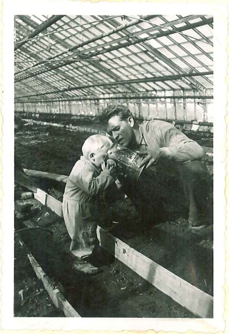 Karl Mydske i drivhuset i 1937